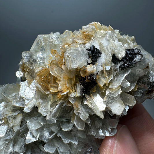 Aigue-marine avec cassitérite et muscovite 123 g photo 4.