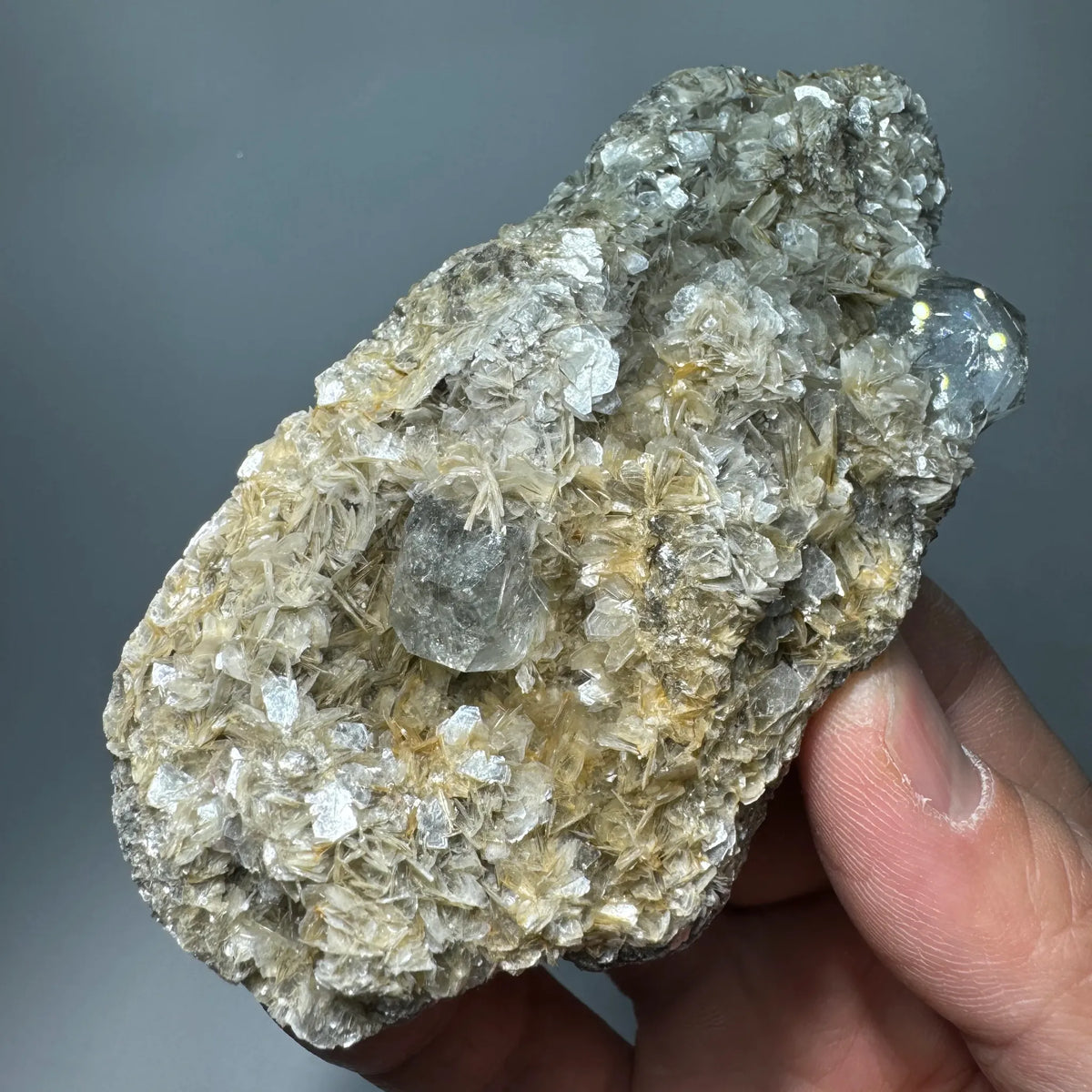 Aigue-marine avec muscovite 186 g photo 4.