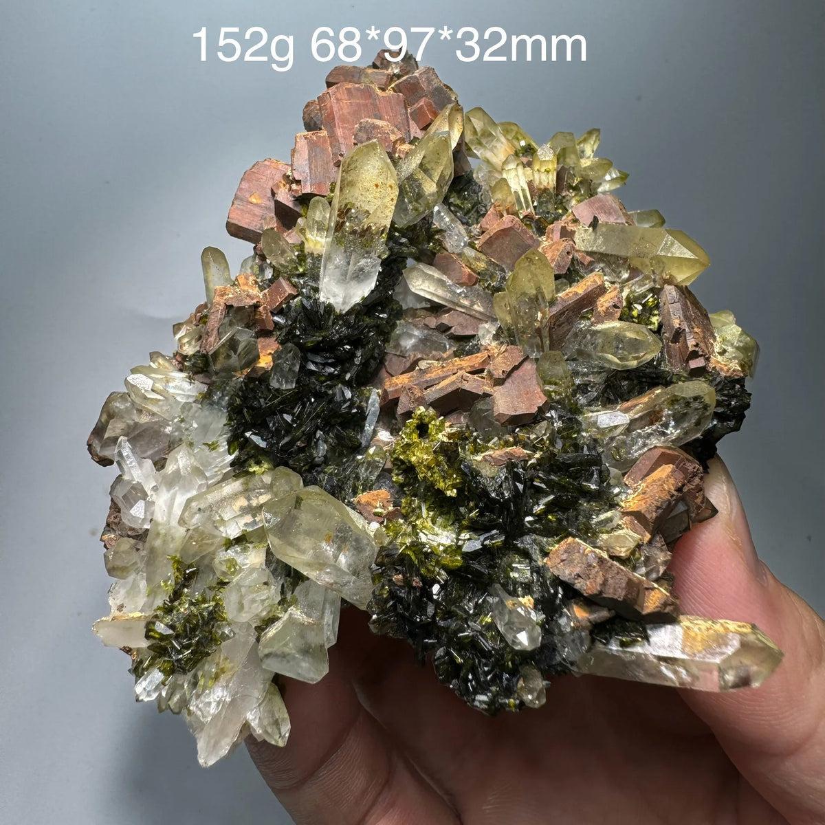 Épidote verte avec quartz hyalin 152 g photo 2.
