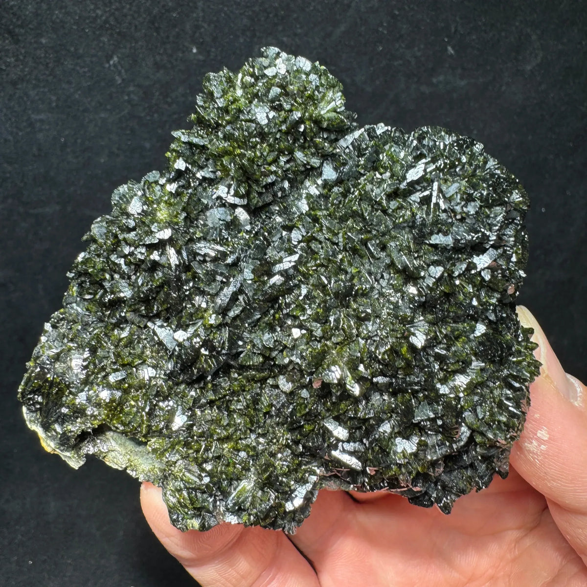 Épidote verte avec quartz hyalin 214 g photo 1.
