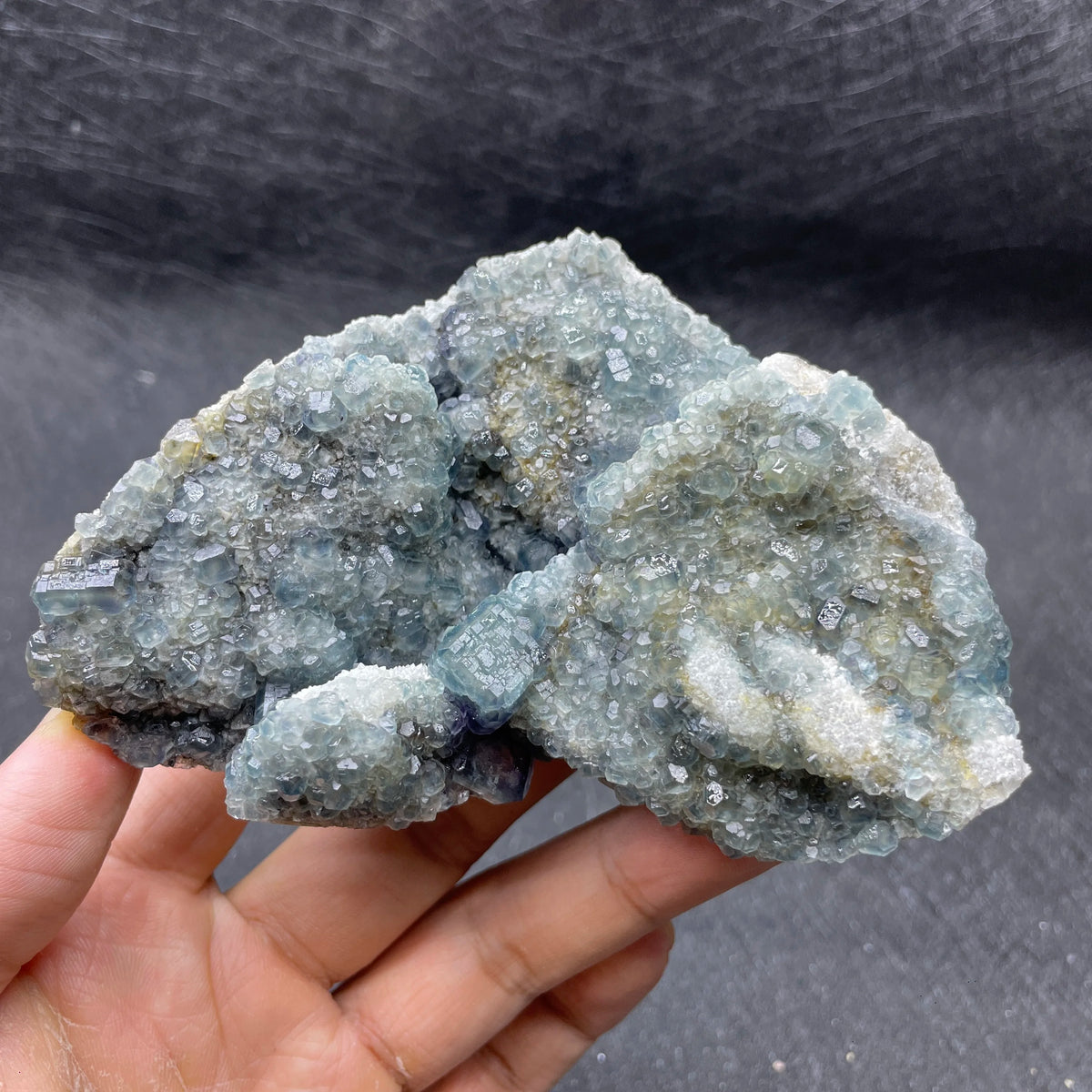 Fluorite bleu pâle sur matrice photo 5.