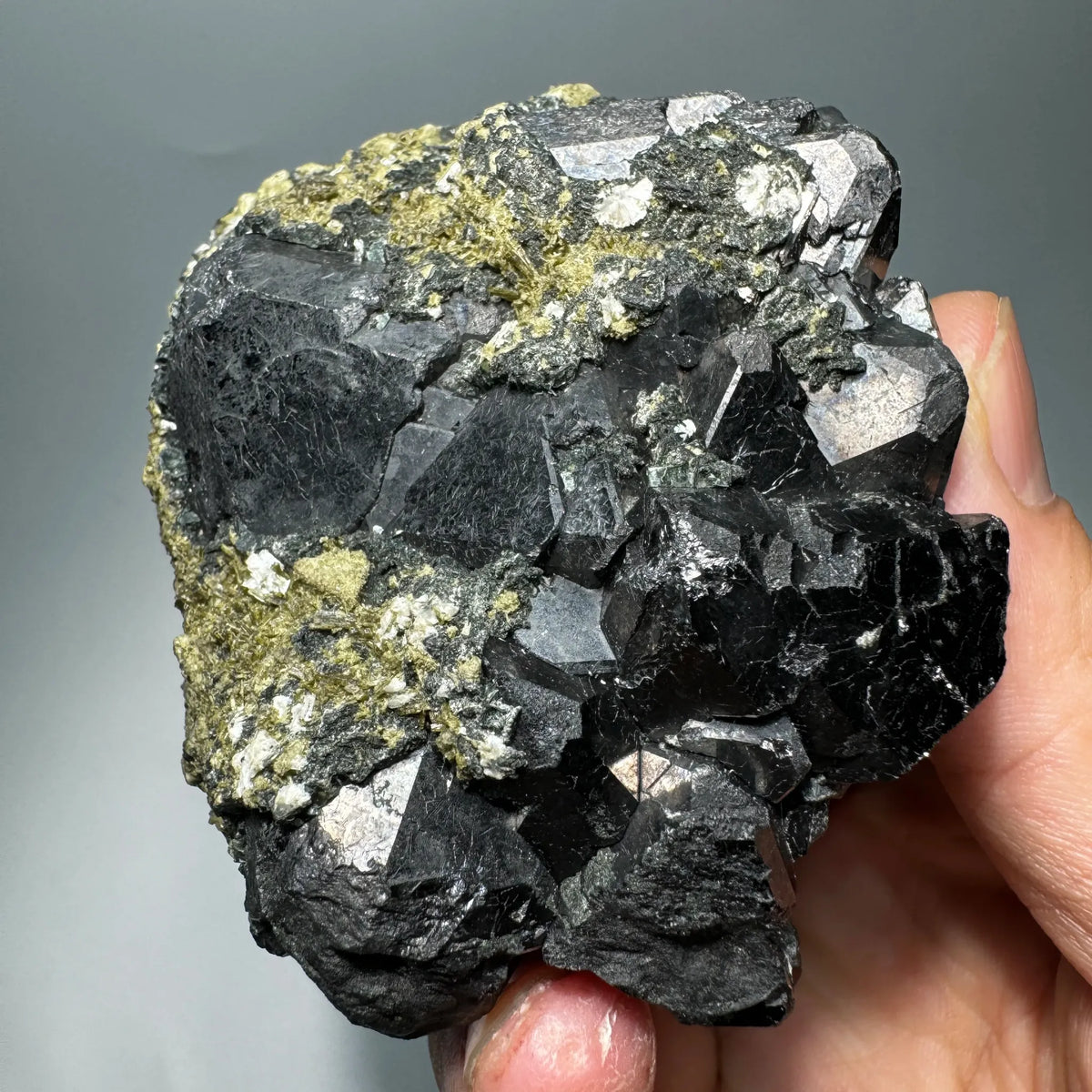 Magnétite cristallisée 326 g photo 2.