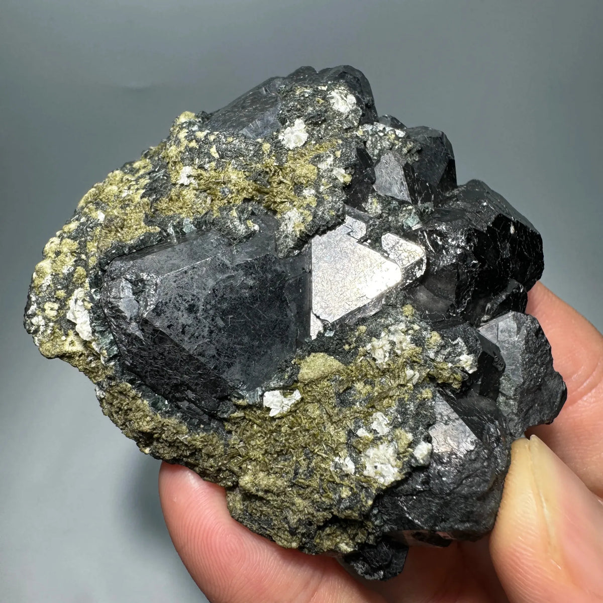 Magnétite cristallisée 326 g photo 4.