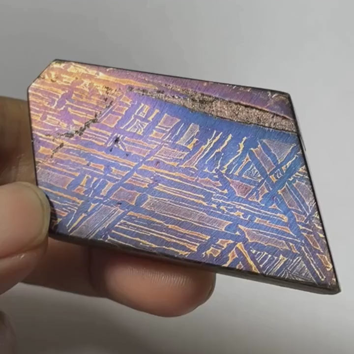 Tranche de météorite de fer Muonionalusta 60 g vidéo.