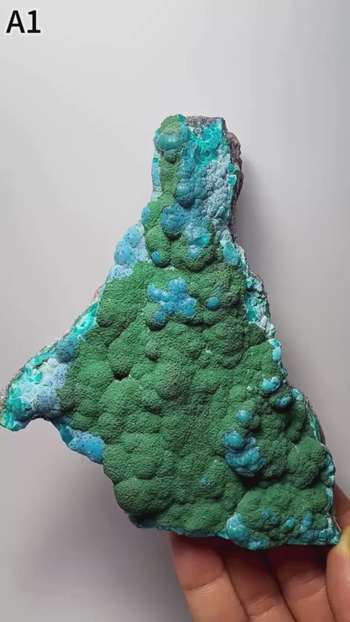 Chrysocolle avec malachite 172 g vidéo.