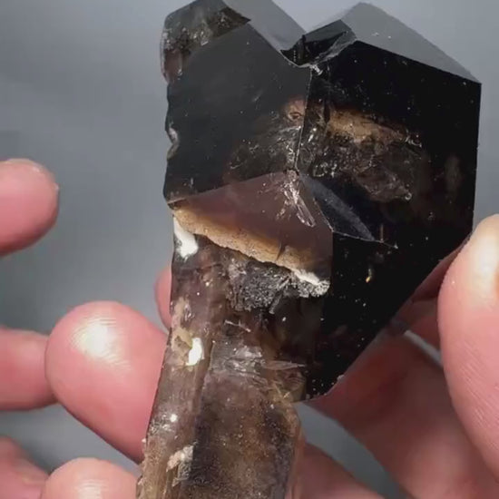 Quartz fumé biterminé 113 g vidéo.