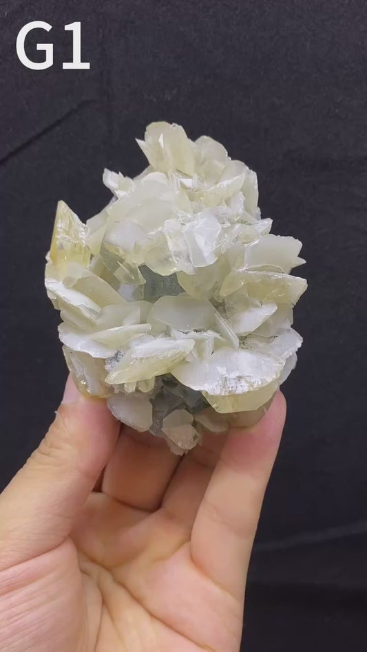 Calcite en rosettes avec fluorite et quartz fumé 213 g