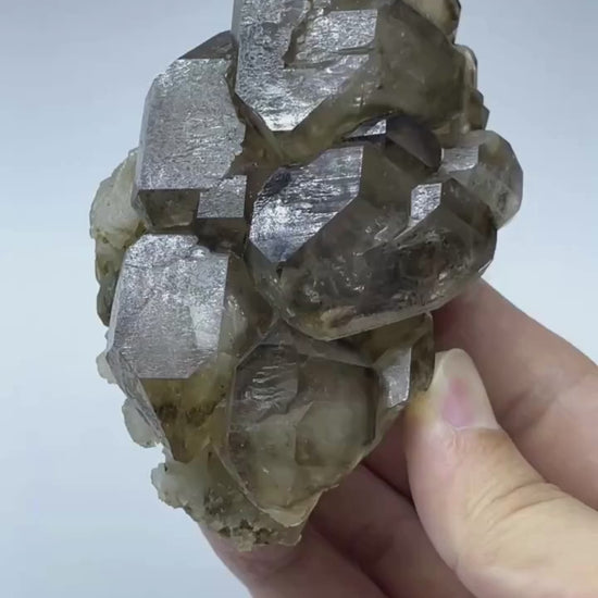 Quartz squelettique fumé 388 g vidéo.