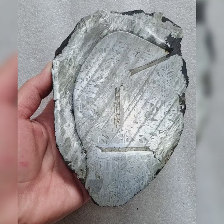 Météorite de fer Muonionalusta 1500 g.