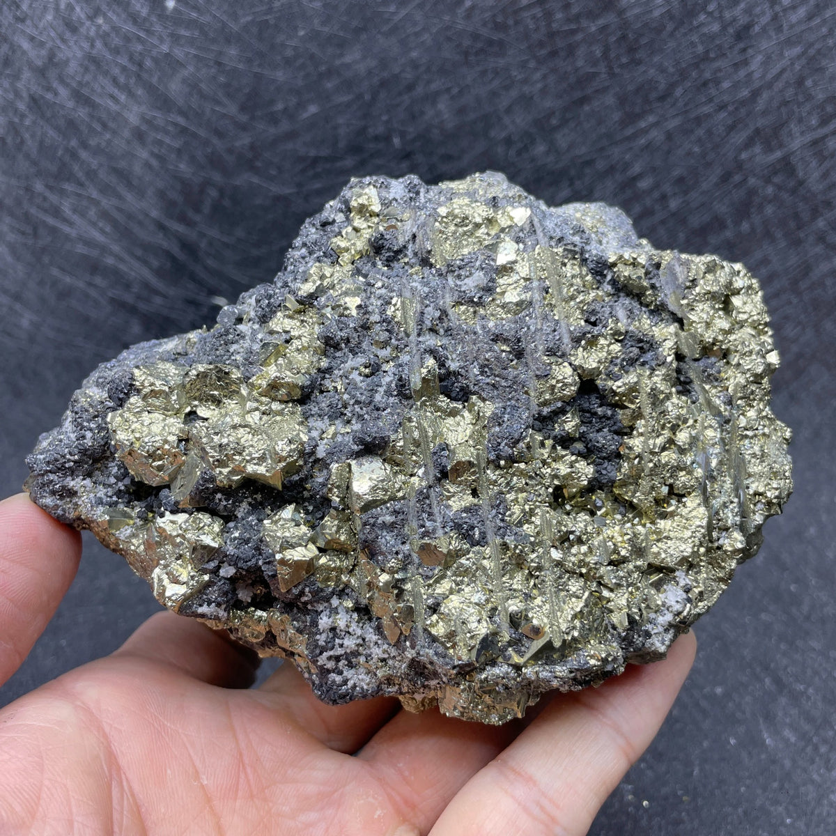 Pyrite octaédrique avec galène 846 g photo 1.