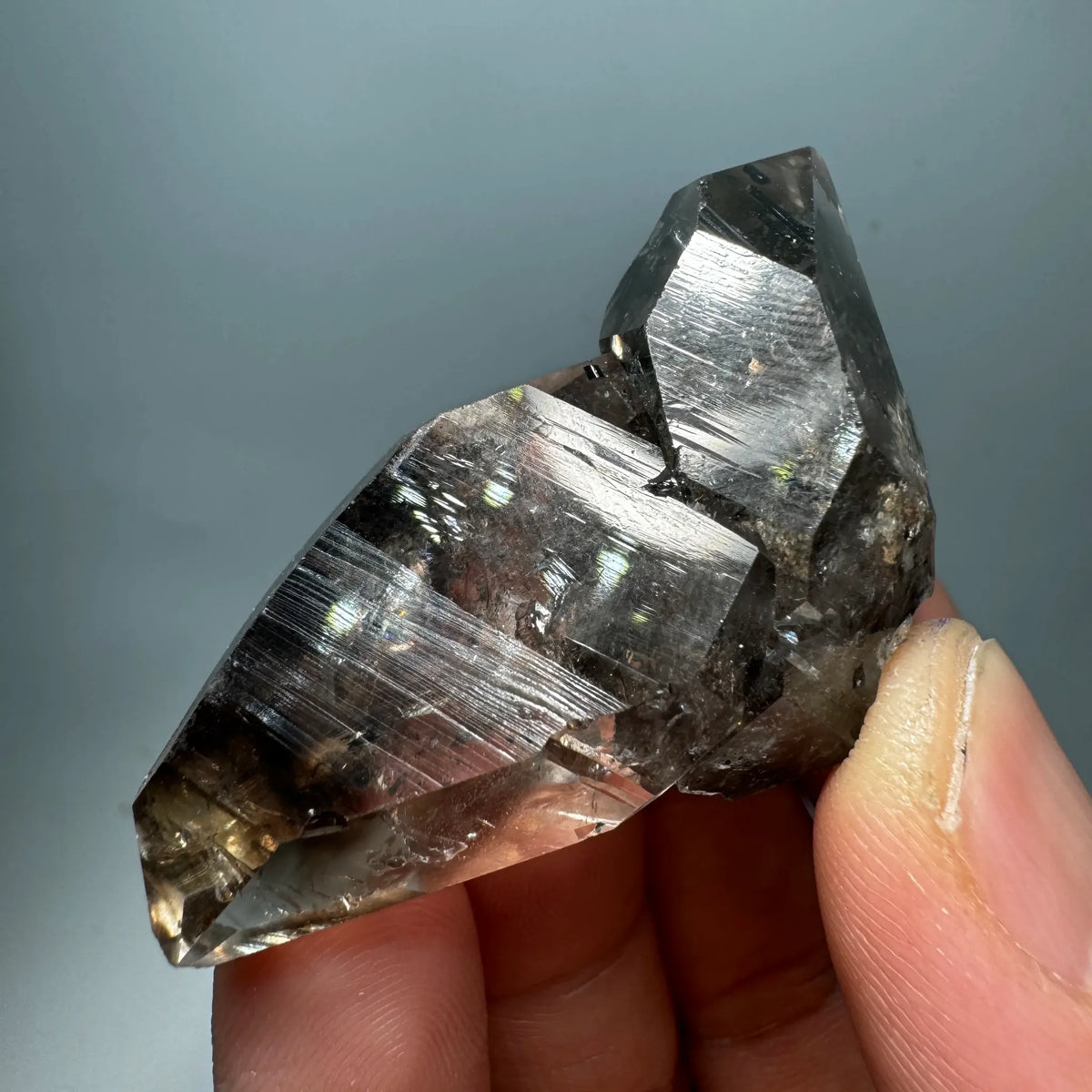 Quartz fumé enhydre à inclusions de graphite 42 g photo 2.