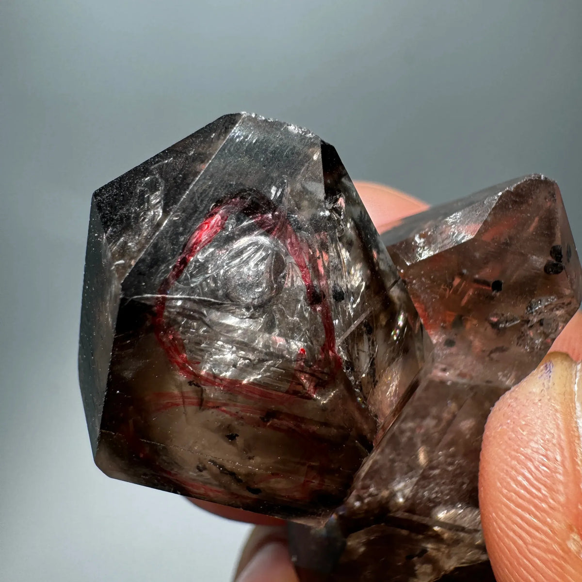 Quartz fumé enhydre à inclusions de graphite 42 g photo 3.