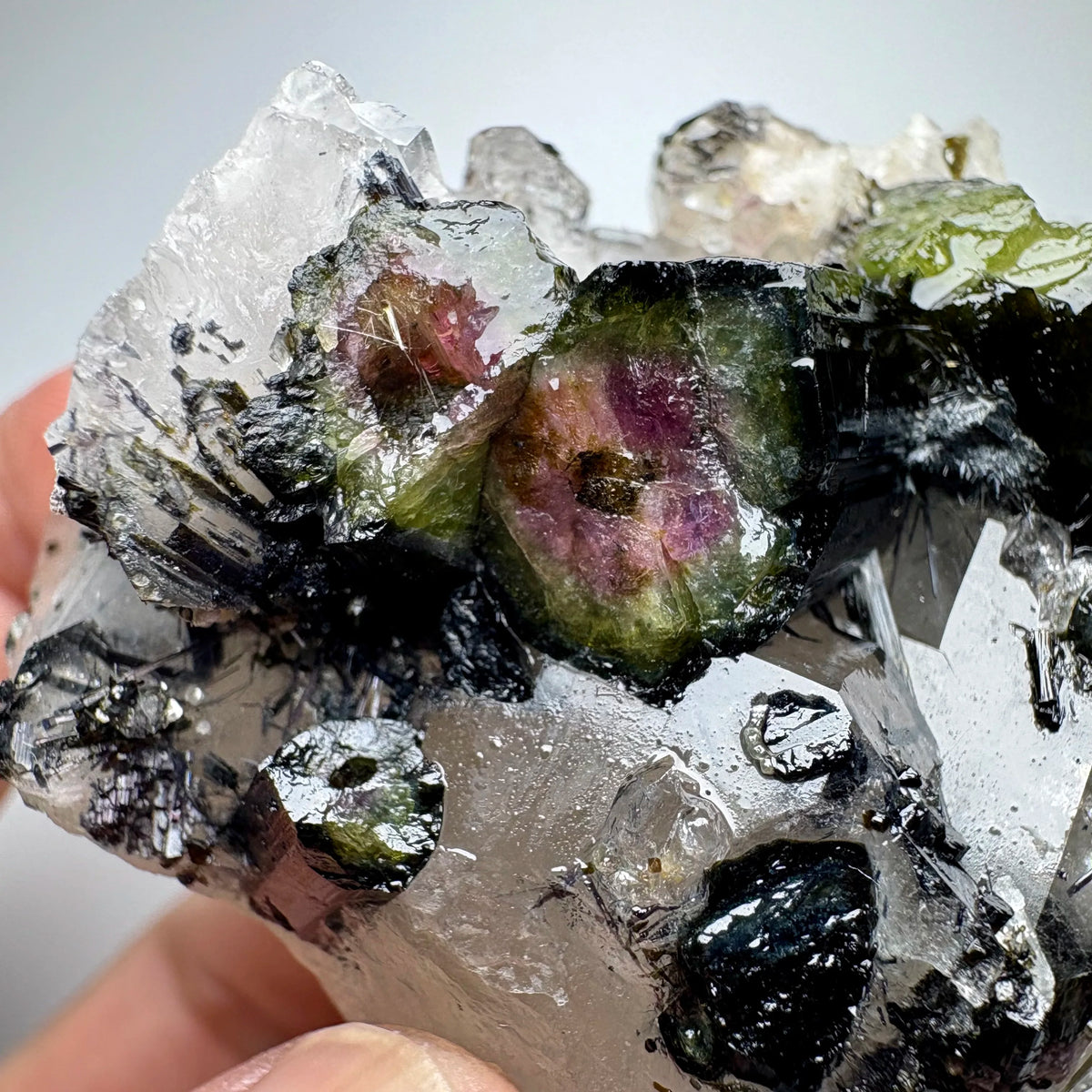 Tourmaline multicolore avec quartz 158 g photo 3.