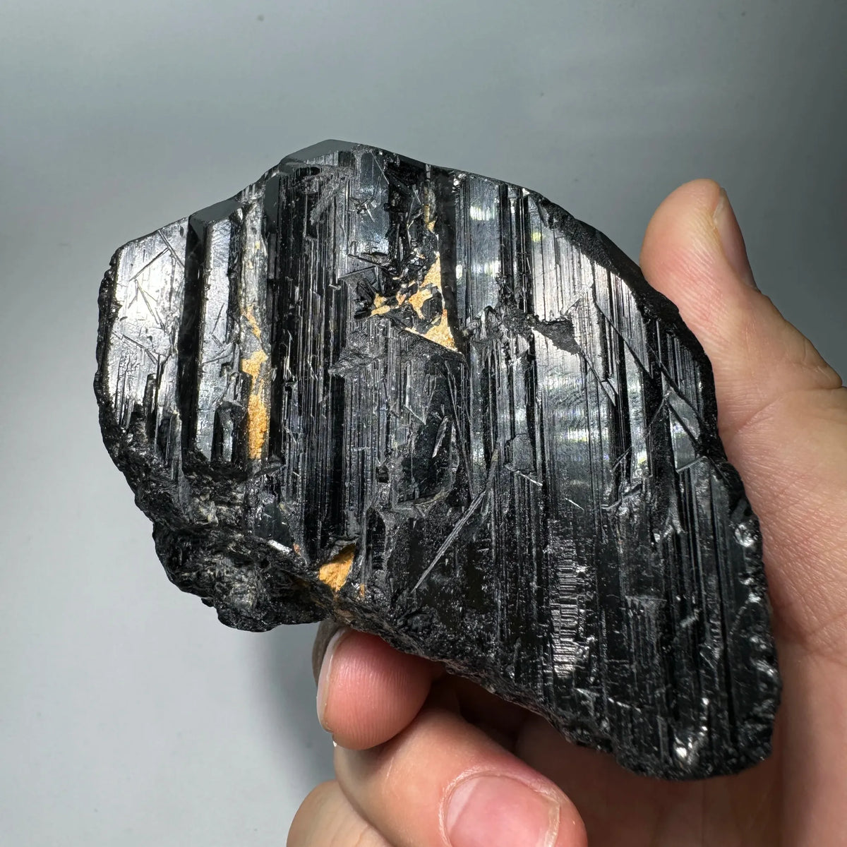 Tourmaline noire massive 551 g
